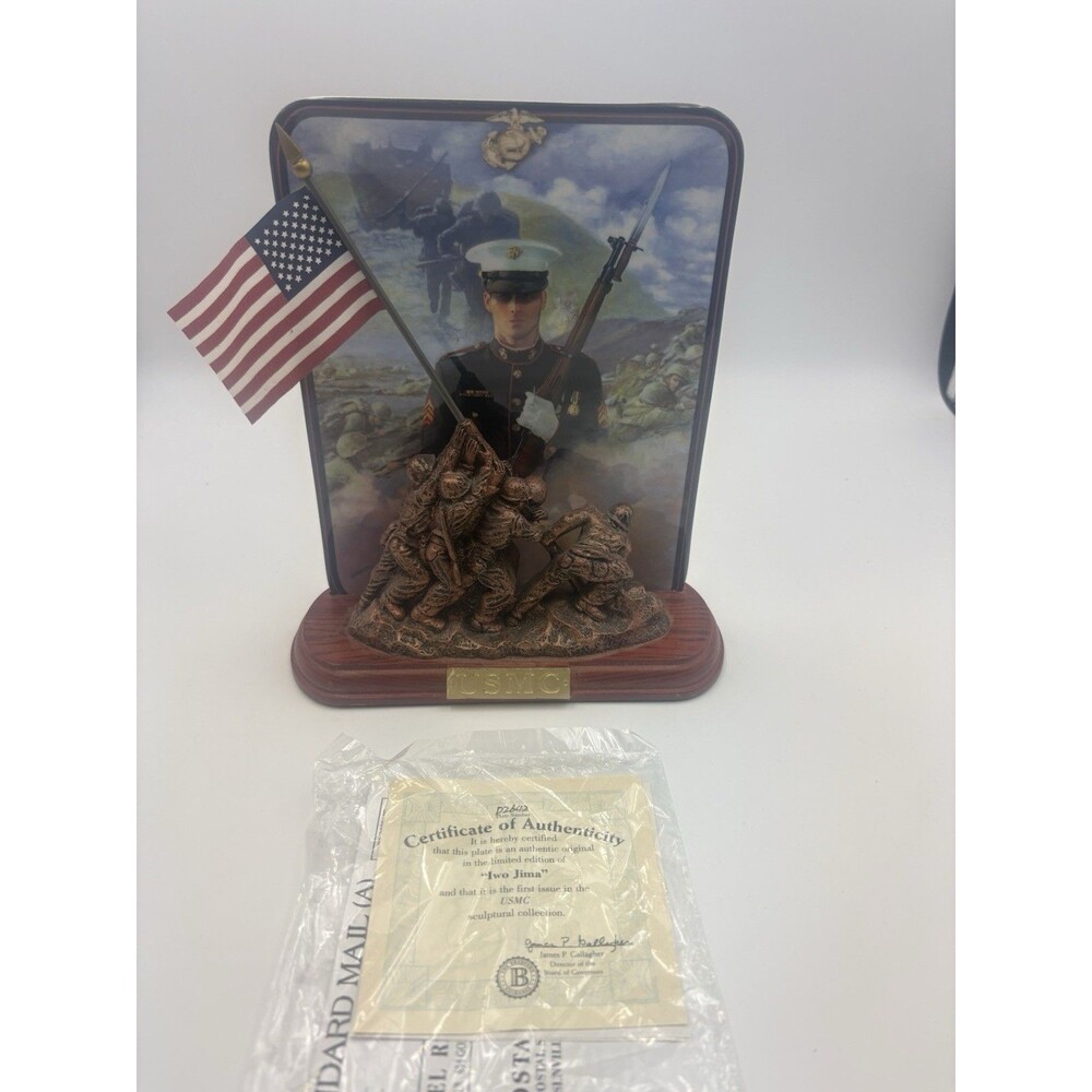 2001 Bradford Exchange OKINAWA Limited Numbered USMC Plate & Figure